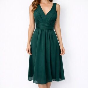 Elegant Green Sleeveless Dress